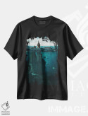 تیشرت مشکی طرح دار شهر گمشده، عکاسی ترکیبی اثر میلوش کارانوویچ | فروشگاه ایماژ