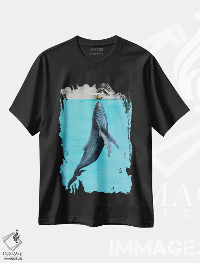 تیشرت مشکی طرح دار خانه ما، تزئینی اثر کوروش نژاد | immage.ir