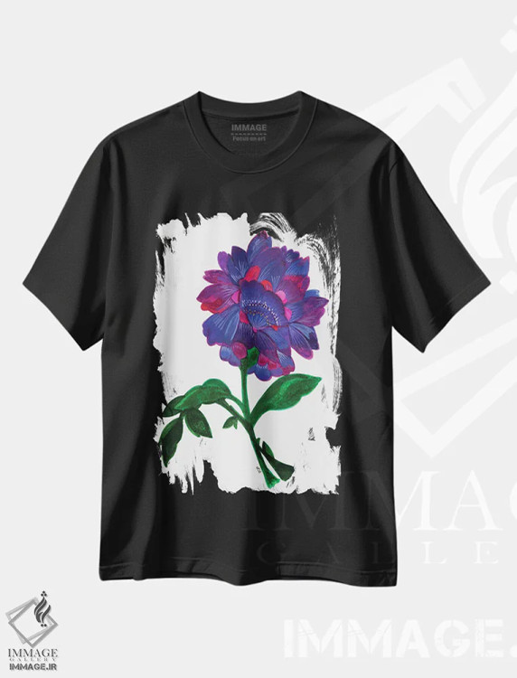 تیشرت مشکی طرح دار نیلوفر آبی بنفش، دکور معاصر اثر کیم پارکر | immage.ir