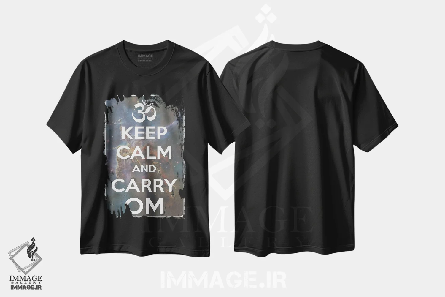 تیشرت مشکی طرح دار آرام باش و "اُم" را ادامه بده، تایپوگرافی اثر هنرمند ناشناس | immage.ir