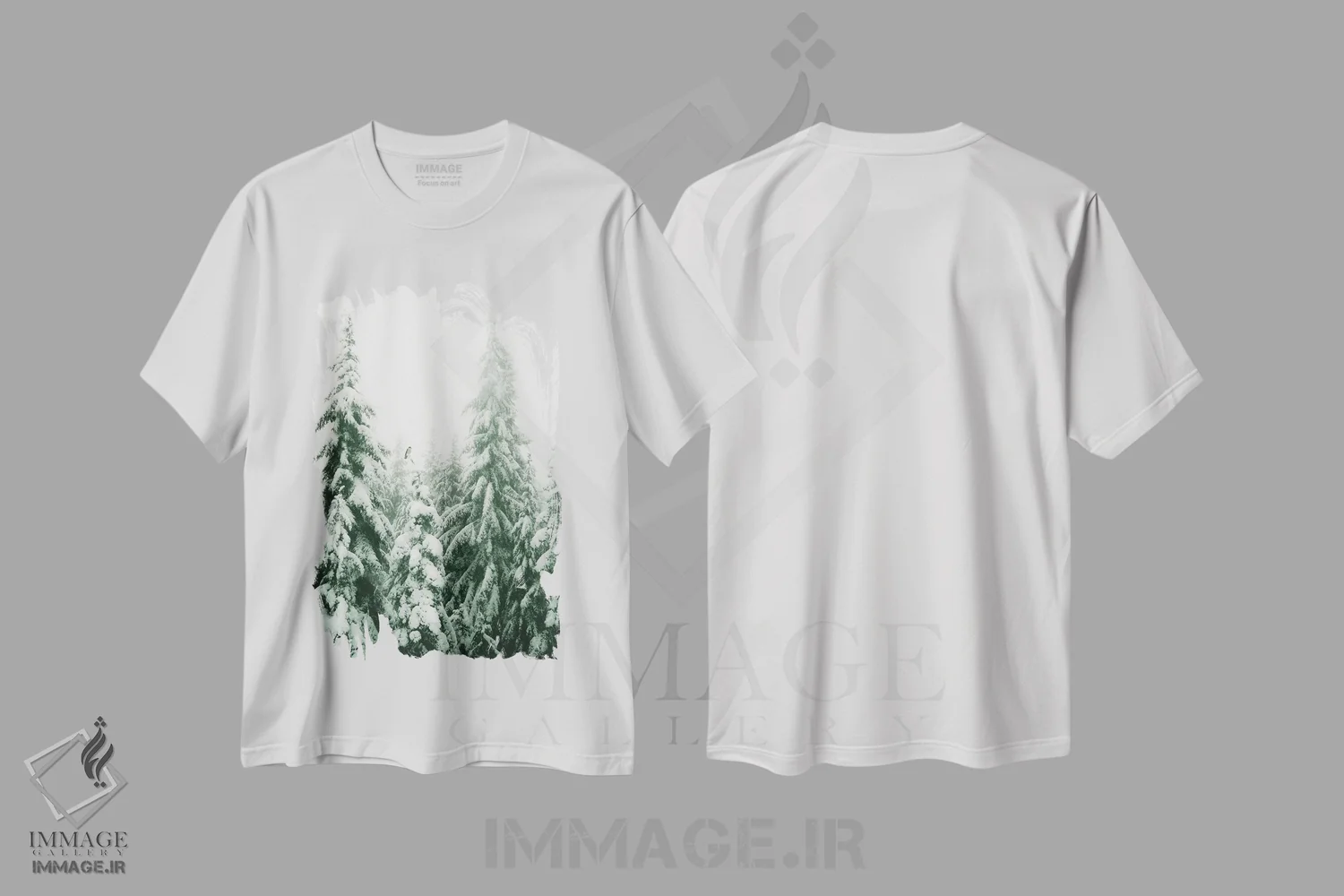 تیشرت سفید طرح دار درختان کاج برفی با پرنده، مدیوم اثر کارن منداو | فروشگاه ایماژ