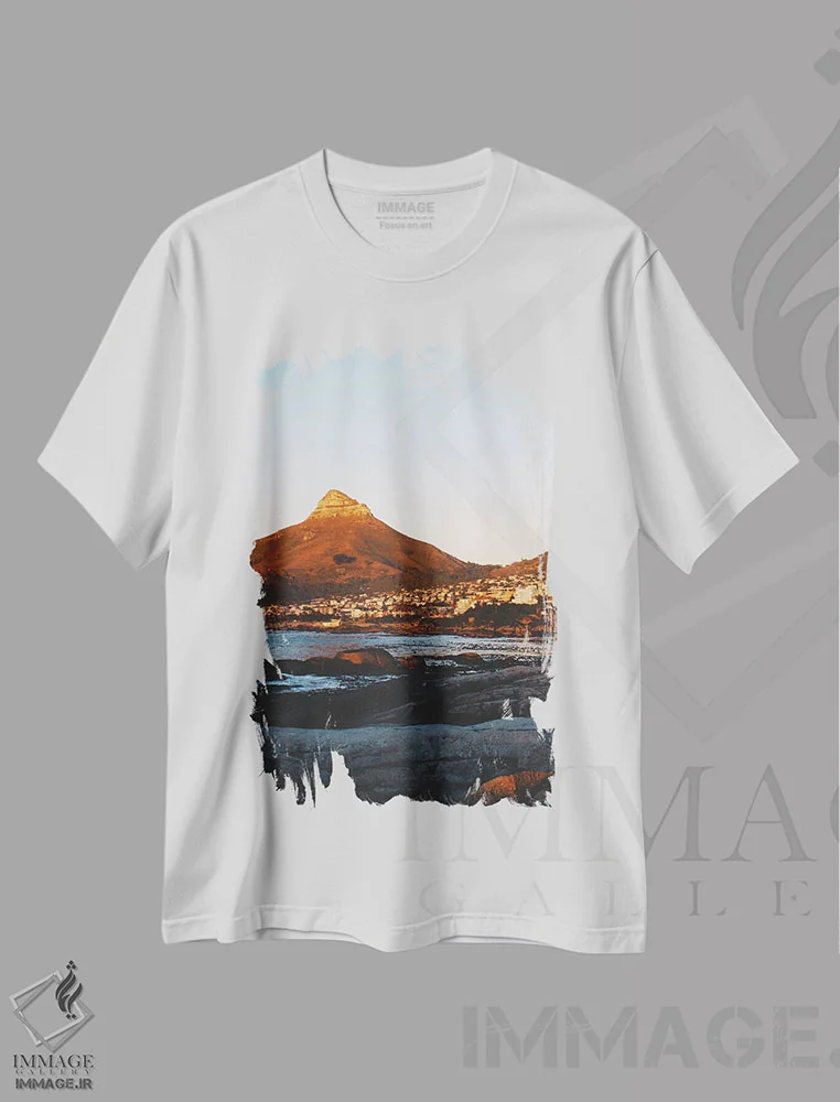 تیشرت سفید طرح دار کوه لاینز هد، کیپ تاون، تزئینی اثر کارلی پرولد | فروشگاه ایماژ
