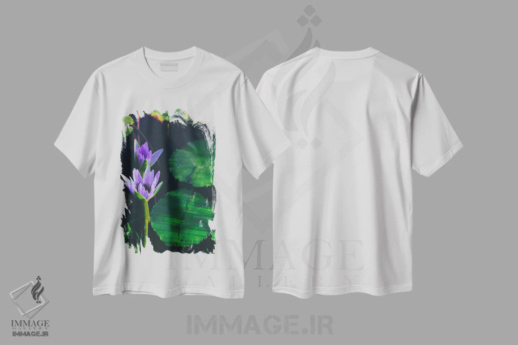 تیشرت سفید طرح دار نیلوفر آبی بنفش، تزئینی اثر کارلی پرولد | immage.ir