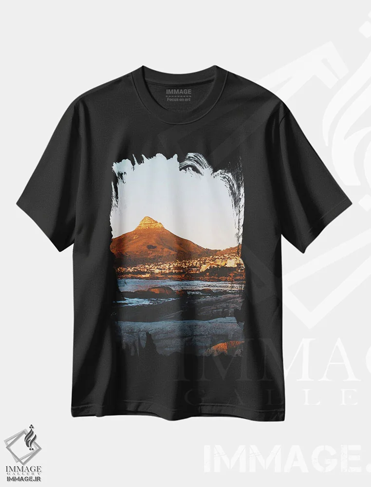 تیشرت مشکی طرح دار کوه لاینز هد، کیپ تاون، تزئینی اثر کارلی پرولد | immage.ir