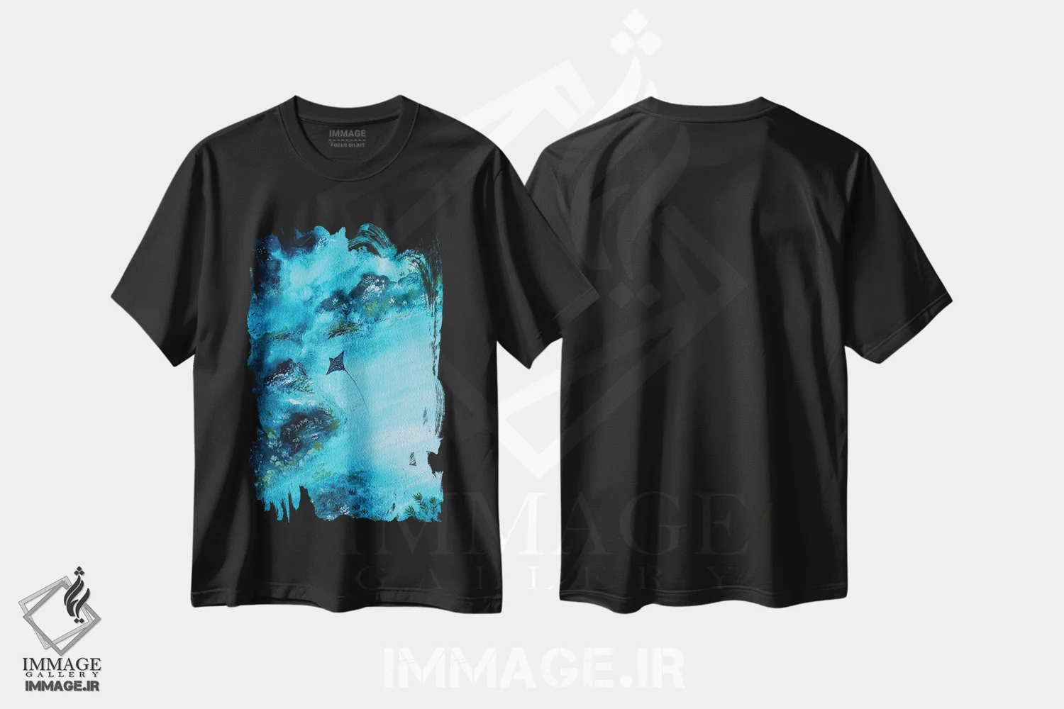 تیشرت مشکی طرح دار مانتارای کوچک، دکور ساحلی اثر کارلی پرولد | immage.ir