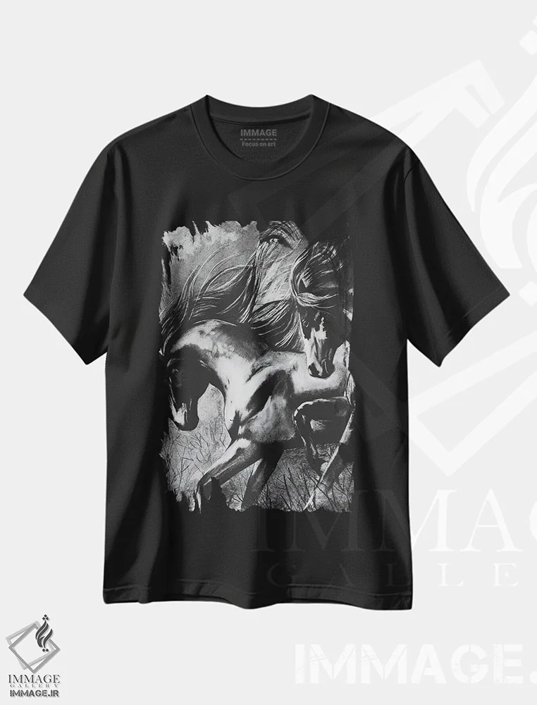 تیشرت مشکی طرح دار موستانگ های وحشی با ذغال، هنر تزئینی سیاه و سفید اثر کارلی پرولد | immage.ir