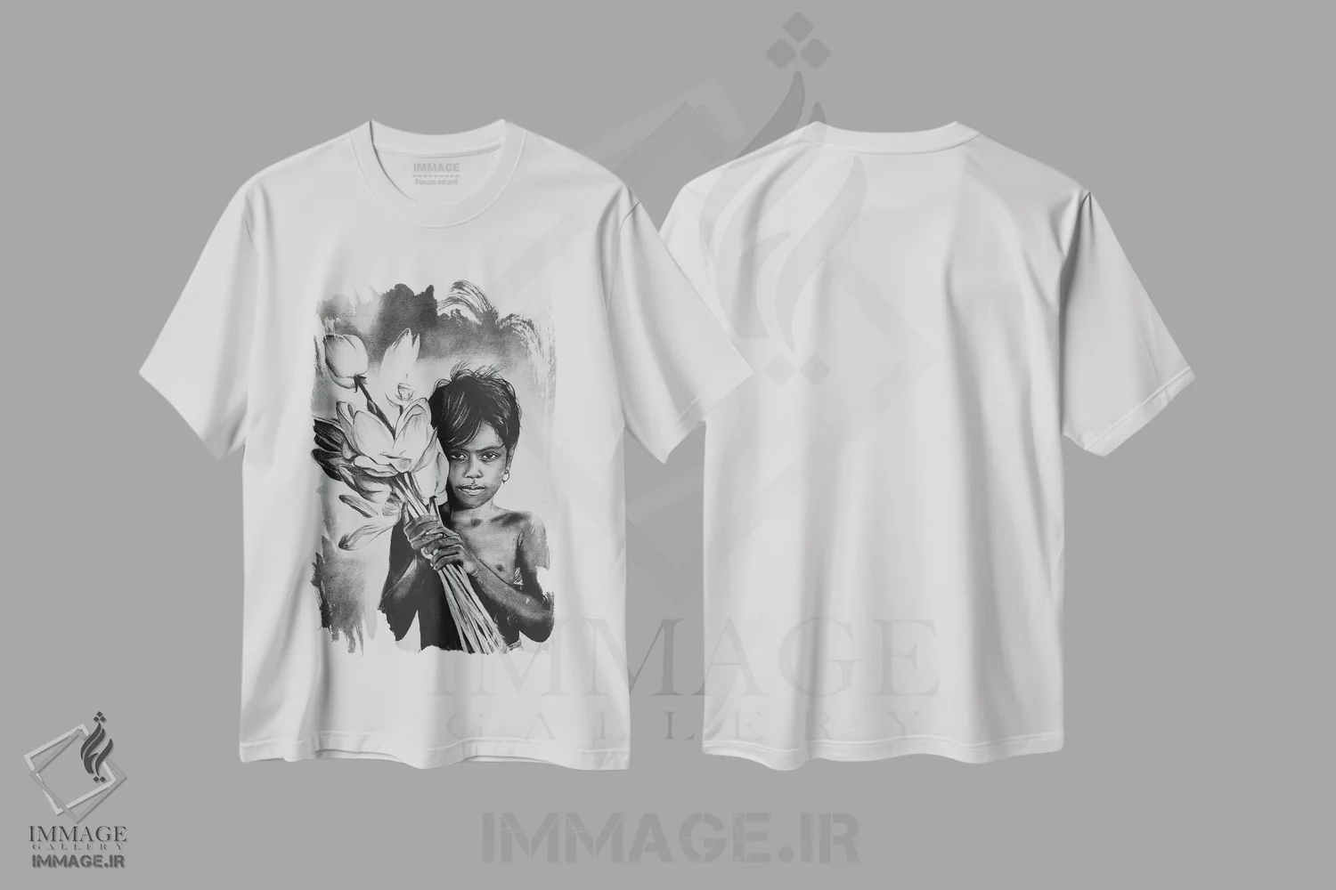 تیشرت سفید طرح دار دختر با گل ها پرتره با ذغال، هنر تزئینی سیاه و سفید اثر کارلی پرولد | immage.ir