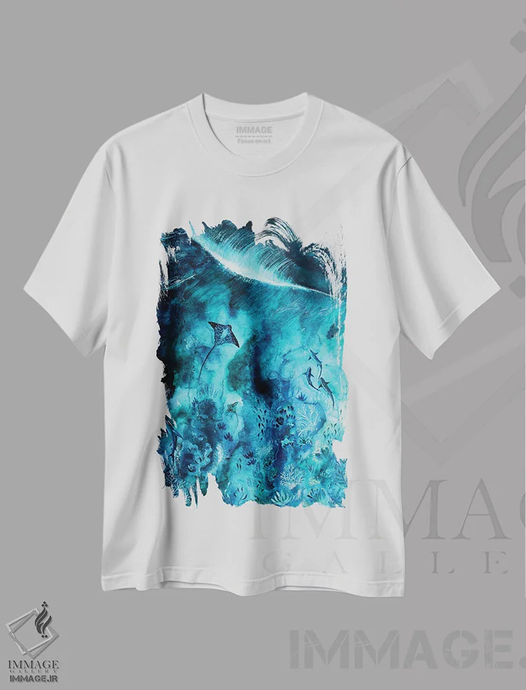 تیشرت سفید طرح دار صخره مانتارای، دکور ساحلی اثر کارلی پرولد | immage.ir