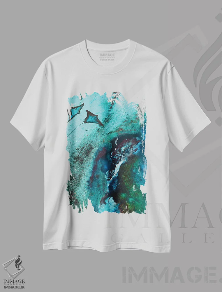 تیشرت سفید طرح دار پرتوها، تزئینی اثر کارلی پرولد | immage.ir