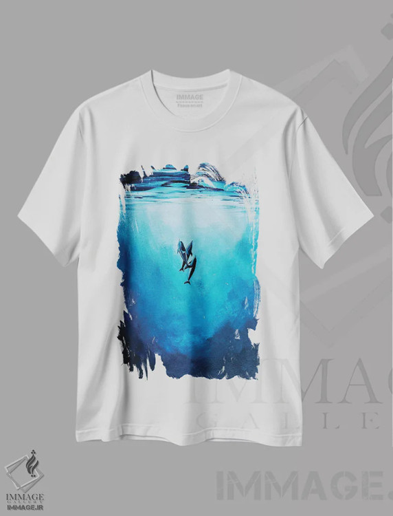 تیشرت سفید طرح دار سطح دلفین ها، تزئینی اثر کارلی پرولد | immage.ir