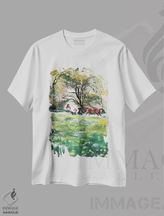 تیشرت سفید طرح دار اسب های وحشی، تزئینی اثر کارلی پرولد | فروشگاه ایماژ
