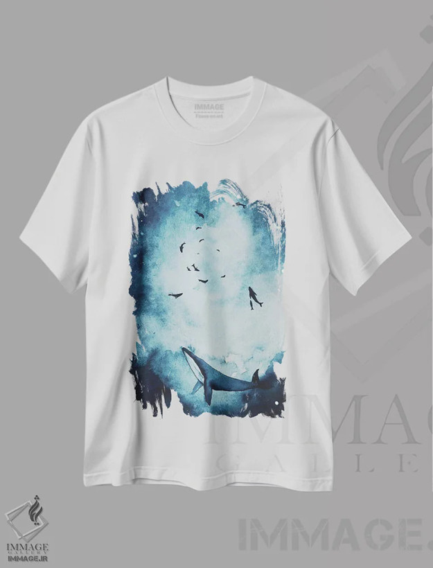 تیشرت سفید طرح دار نهنگ های برفی در اعماق، تزئینی اثر کارلی پرولد | فروشگاه ایماژ