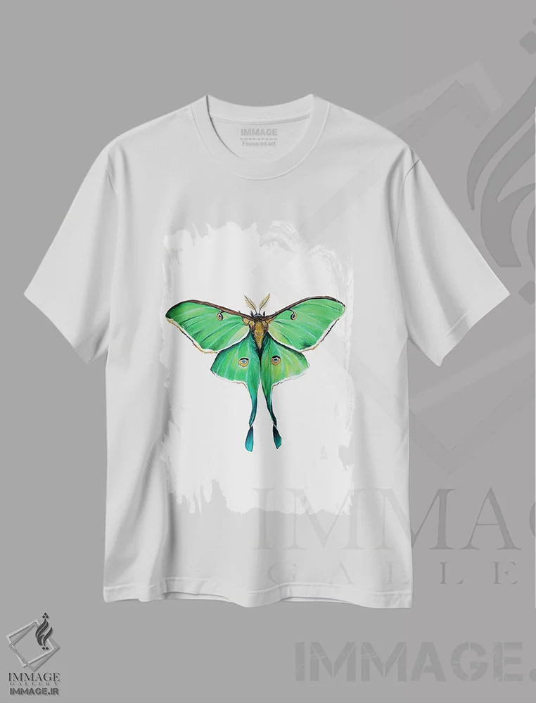 تیشرت سفید طرح دار شب پره لونا سبز، تزئینی اثر کارلی پرولد | فروشگاه ایماژ