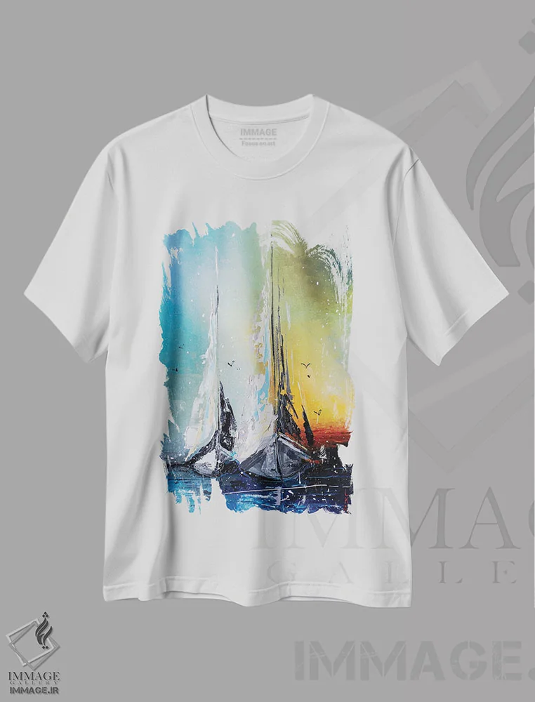 تیشرت سفید طرح دار قایق های بادبانی در غروب، دکور معاصر اثر کوپتسووا آرت | فروشگاه ایماژ