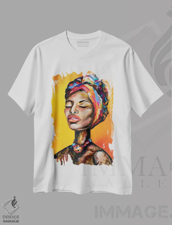 تیشرت سفید طرح دار زن مرموز سیاه، هنر آمریکایی آفریقایی تبار اثر کوپتسووا آرت | فروشگاه ایماژ