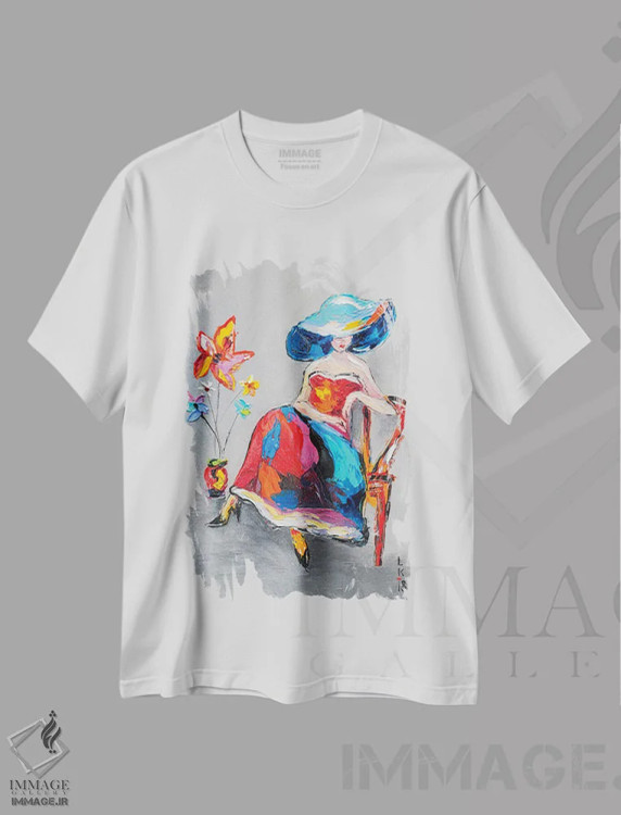 تیشرت سفید طرح دار بانویی با گل، هنر فاخر معاصر اثر کوپتسووا آرت | immage.ir