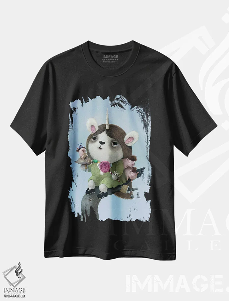 تیشرت مشکی طرح دار اردک لیس، هنر فاخر معاصر اثر کریستین آدام | immage.ir