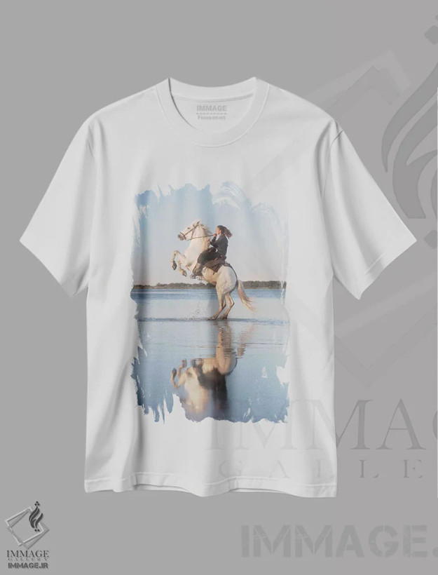 تیشرت سفید طرح دار فرشتگان سفید کامارگ IV، مدیوم اثر دنیل کردان | فروشگاه ایماژ