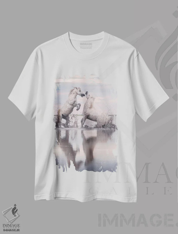 تیشرت سفید طرح دار فرشتگان سفید کامارگ XXXIII، مدیوم اثر دنیل کردان | فروشگاه ایماژ