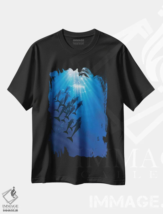 تیشرت مشکی طرح دار گردهمایی اثر کِرک راینرت | immage.ir