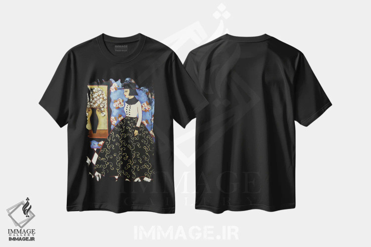 تیشرت مشکی طرح دار زن با گل های رز سفید، هنر فاخر معاصر اثر کارن ریگر | immage.ir