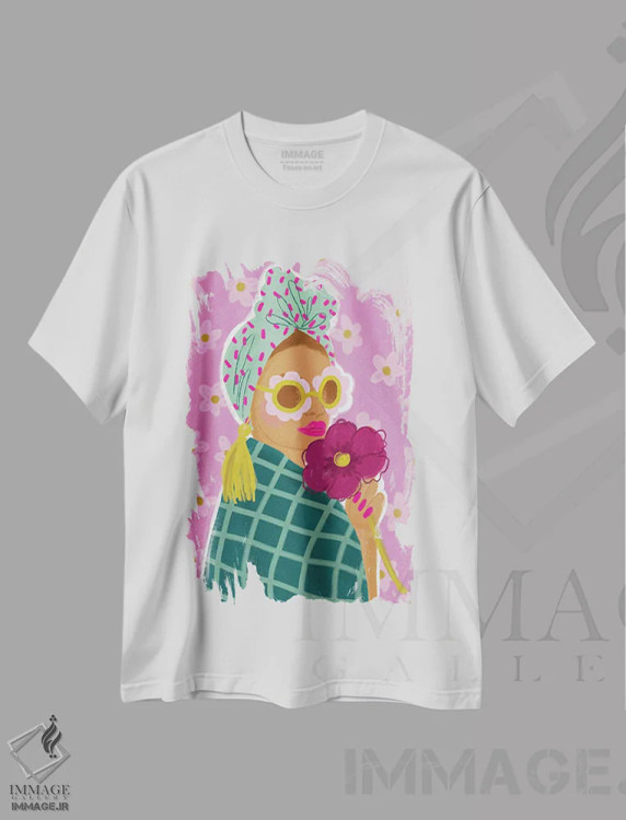 تیشرت سفید طرح دار دختر هلویی، دست نقاشی و طراحی دستی اثر کریستینا هولت کرانتز | immage.ir