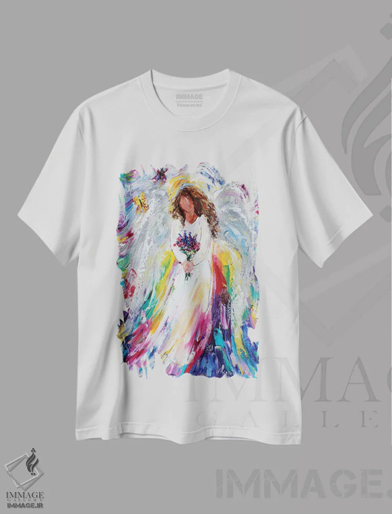 تیشرت سفید طرح دار فرشته بهاری با گل های وحشی و پروانه ها، هنر فاخر معاصر اثر کارن تارلتون | فروشگاه ایماژ