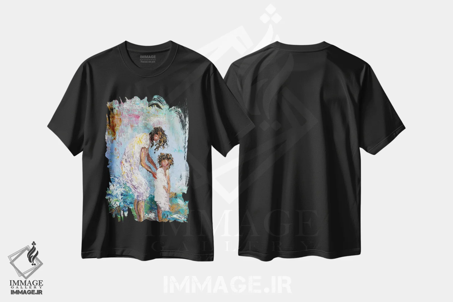 تیشرت مشکی طرح دار مادر و کودک در ساحل، دکور ساحلی اثر کارن تارلتون | immage.ir