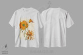 تیشرت سفید طرح دار بابونه های نارنجی، دکور معاصر اثر کارن سیکیه | فروشگاه ایماژ