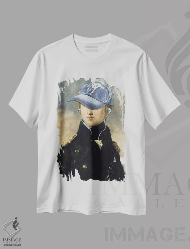 تیشرت سفید طرح دار سرباز با حرکت خاص لگن، تزئینی اثر کارن اسمیت | فروشگاه ایماژ