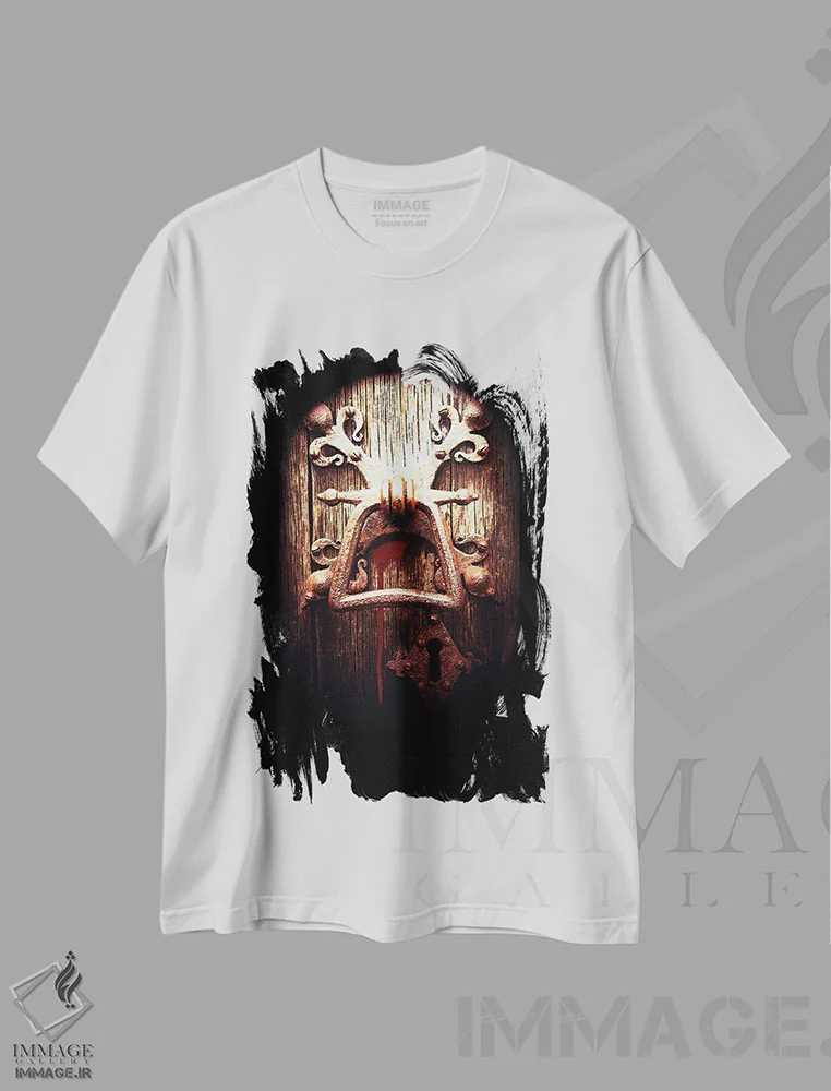 تیشرت سفید طرح دار درهای اسرارآمیز، هنر دیجیتال اثر کاترینا بورتسووا | immage.ir