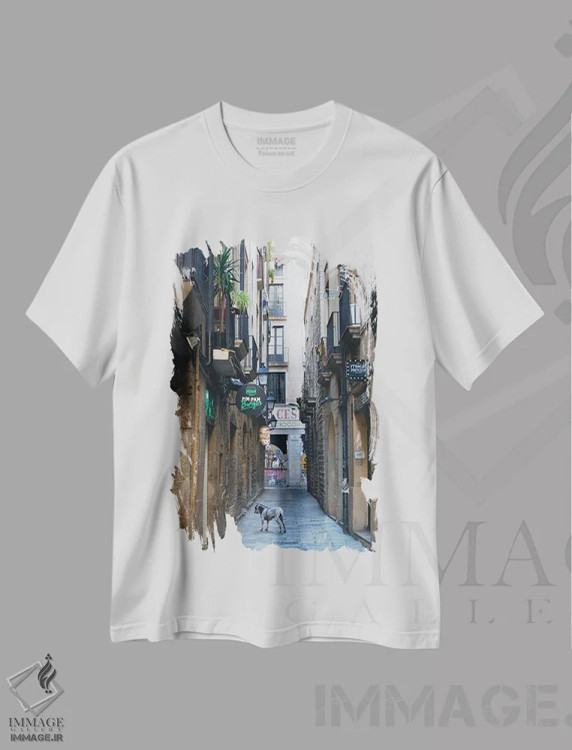 تیشرت سفید طرح دار در خیابان بارسلون، مدیوم اثر کاترینا بورتسووا | فروشگاه ایماژ