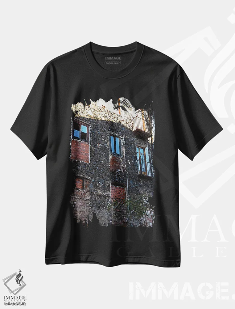 تیشرت مشکی طرح دار پنجره های قدیمی، مدیوم اثر کاترینا بورتسووا | فروشگاه ایماژ