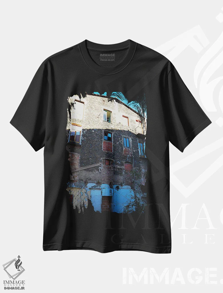 تیشرت مشکی طرح دار خانه قدیمی، مدیوم اثر کاترینا بورتسووا | فروشگاه ایماژ
