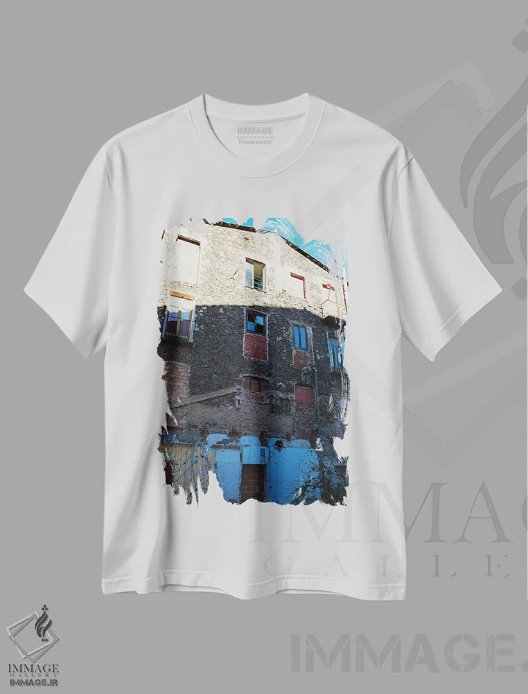 تیشرت سفید طرح دار خانه قدیمی، مدیوم اثر کاترینا بورتسووا | immage.ir
