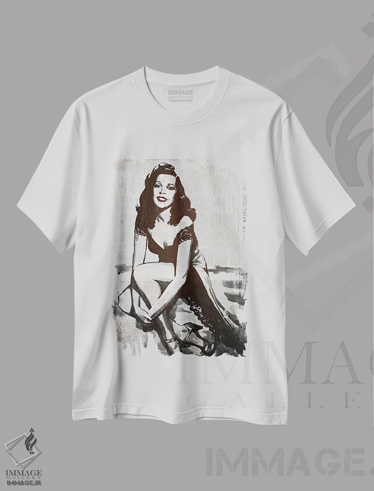 تیشرت سفید طرح دار دختر نیویورکی، تزئینی اثر کاترینا بورتسووا | immage.ir