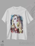 تیشرت سفید طرح دار دختر مد روز، مدیوم اثر کاترینا بورتسووا | immage.ir