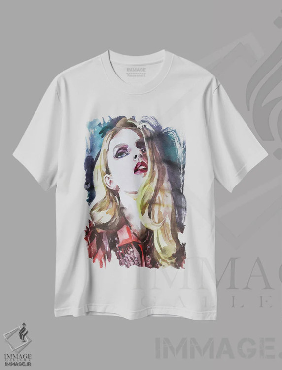 تیشرت سفید طرح دار دختر مد روز، مدیوم اثر کاترینا بورتسووا | immage.ir