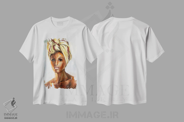 تیشرت سفید طرح دار ملکه صحرا، هنر آمریکایی آفریقایی تبار اثر کاترینا بورتسووا | immage.ir