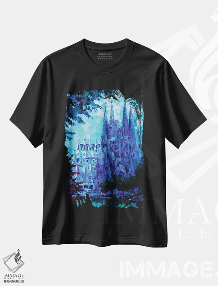 تیشرت مشکی طرح دار ساگرادا فامیلیا بارسلونا، مدیوم اثر کاترینا بورتسووا | immage.ir