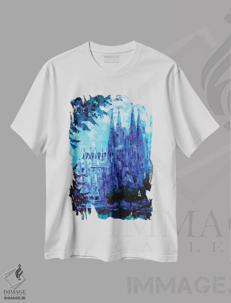 تیشرت سفید طرح دار ساگرادا فامیلیا بارسلونا، مدیوم اثر کاترینا بورتسووا | فروشگاه ایماژ
