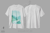 تیشرت سفید طرح دار جزیره، هنر دیجیتال اثر کاتینکا رینکه | immage.ir
