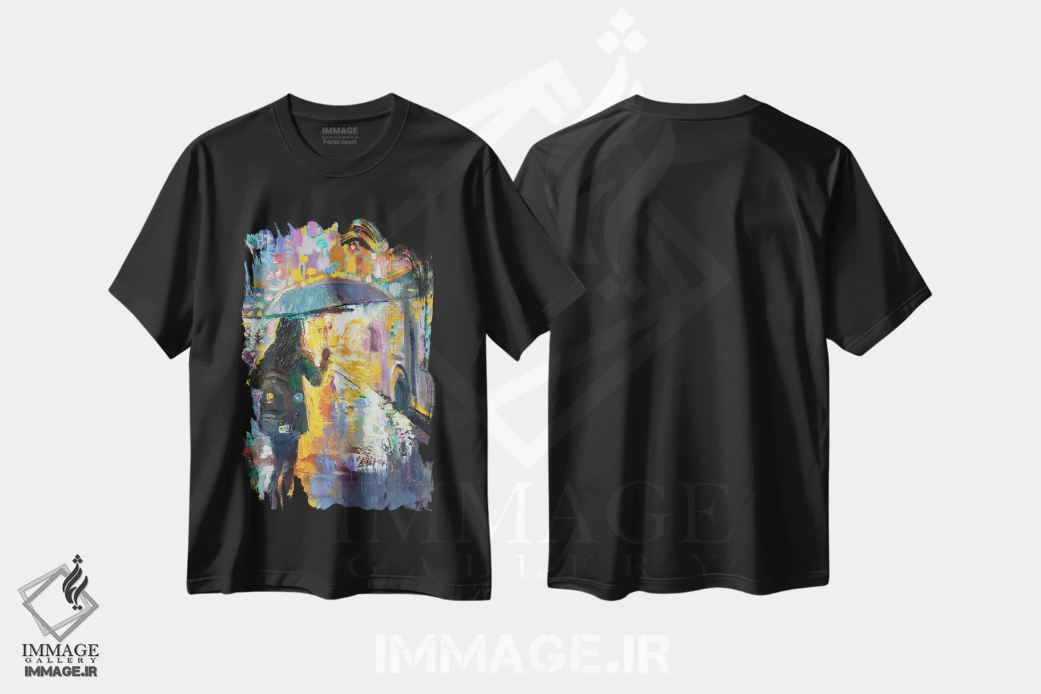 تیشرت مشکی طرح دار در ایستگاه اتوبوس زیر باران، تزئینی اثر کاتارینا والِوا | فروشگاه ایماژ