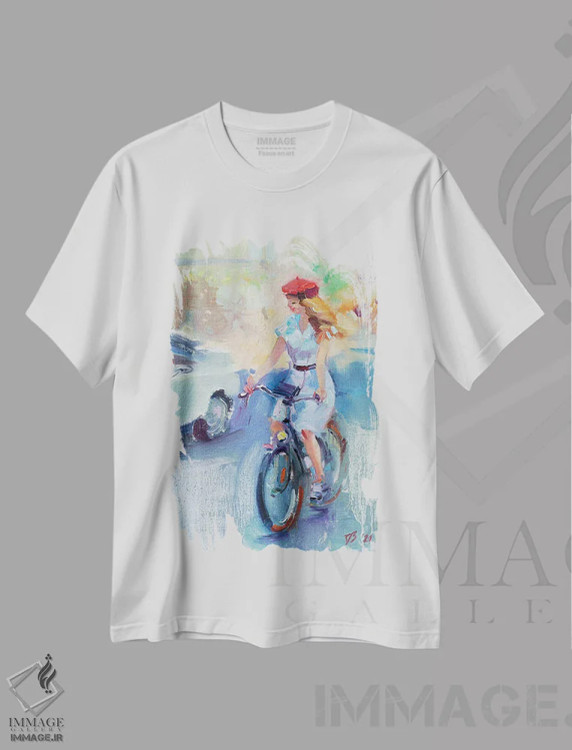 تیشرت سفید طرح دار دختر با بره قرمز، تزئینی اثر کاتارینا والِوا | immage.ir