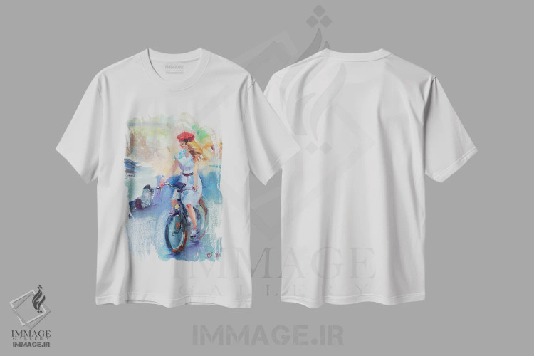 تیشرت سفید طرح دار دختر با بره قرمز، تزئینی اثر کاتارینا والِوا | immage.ir