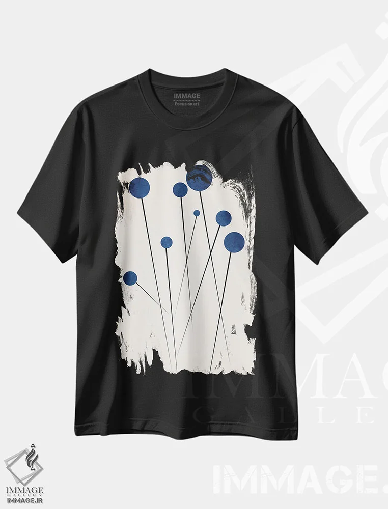 تیشرت مشکی طرح دار گل های آبی در طبیعت وحشی II، آبستره اثر کوبیستیکا | فروشگاه ایماژ