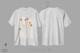 تیشرت سفید طرح دار بابونه های خیال پرداز، آبستره اثر کوبیستیکا | فروشگاه ایماژ