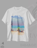 تیشرت سفید طرح دار خاطرات تابستانی از تعطیلات در جنوب اسپانیا، دکور ساحلی اثر اندریی کووالیک | فروشگاه ایماژ