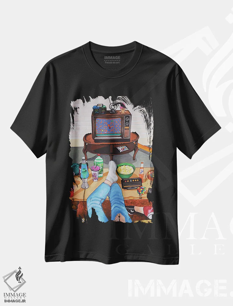تیشرت مشکی طرح دار ۱۹۸۷، مدیوم اثر کریستین ووس | immage.ir