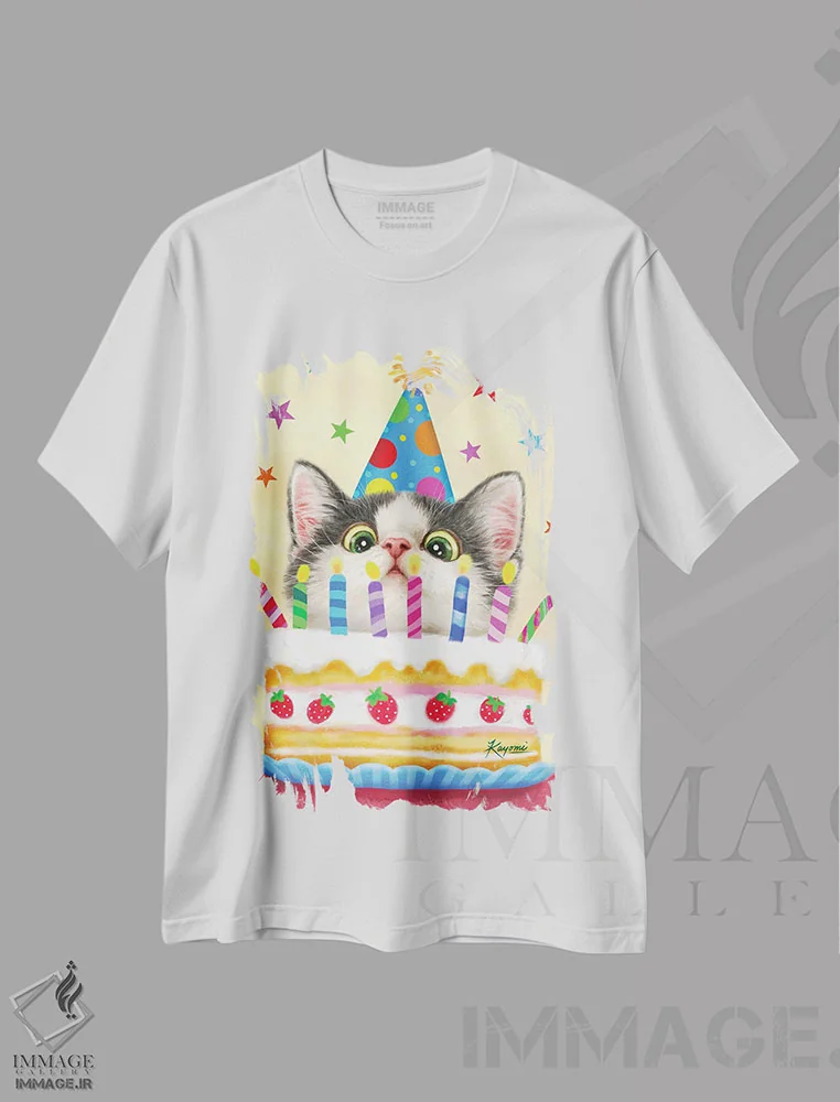 تیشرت سفید طرح دار کیک تولد، تزئینی اثر کایومی هارای | فروشگاه ایماژ